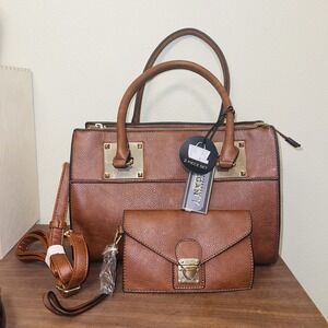 Deluxity Los Angeles 2 Piece Handbag Crossbody‎ Strap Wristlet Brown / Gold Tone